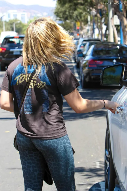 Chloë Grace Moretz photo 18 of 1749