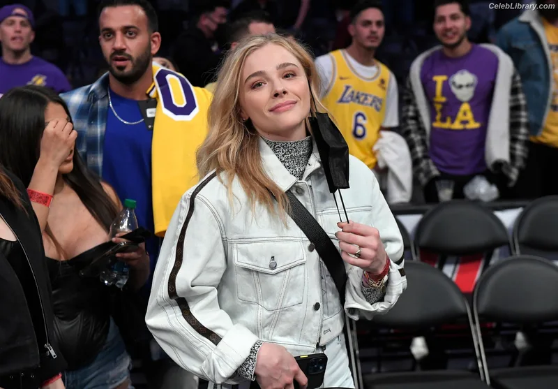 Chloë Grace Moretz photo 10 of 1749