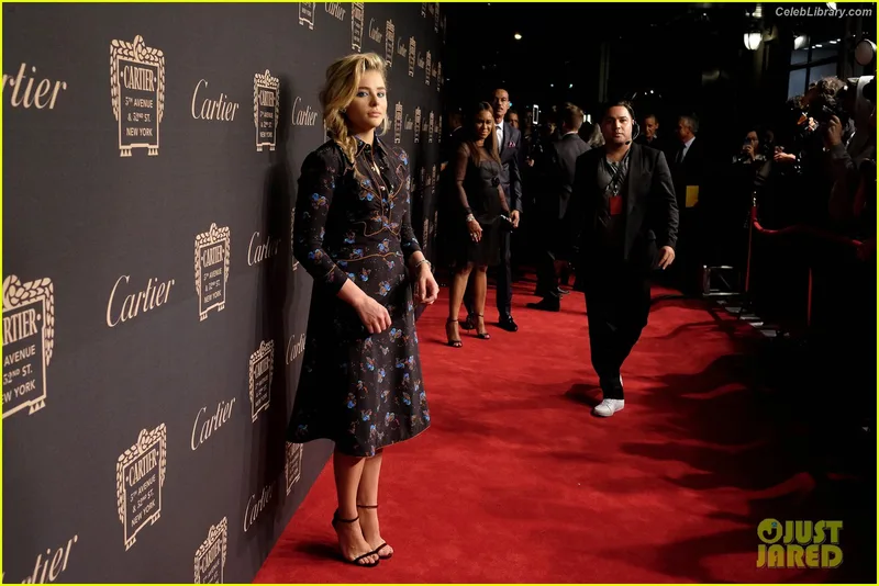 Chloë Grace Moretz photo 21 of 1749
