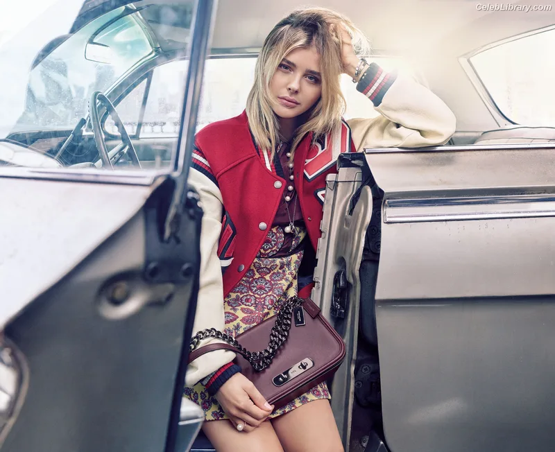 Chloë Grace Moretz photo 12 of 1749