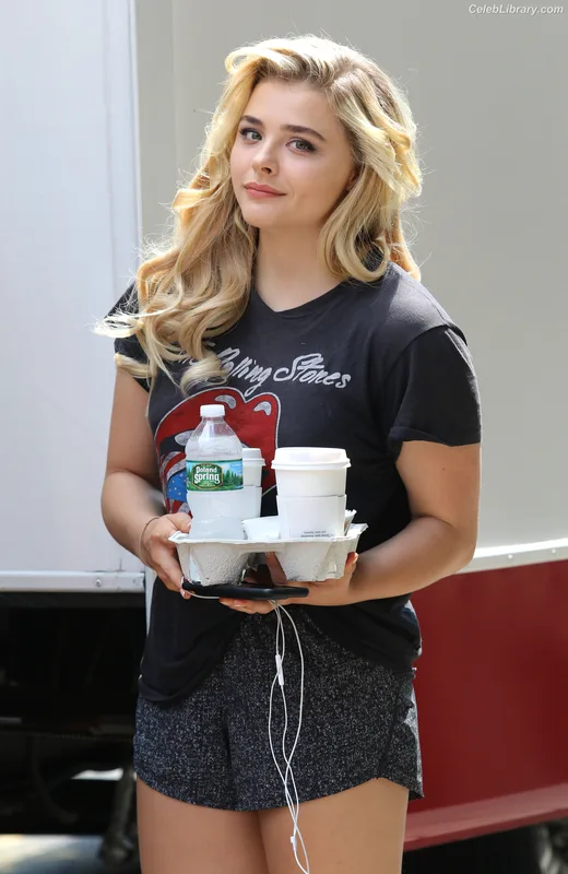 Chloë Grace Moretz photo 5 of 1749