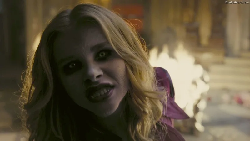 Chloë Grace Moretz photo 8 of 1749