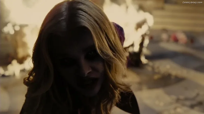 Chloë Grace Moretz photo 5 of 1749