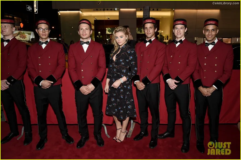 Chloë Grace Moretz photo 10 of 1749