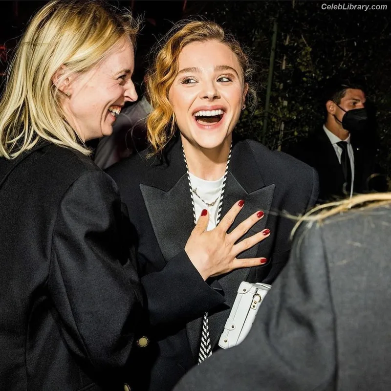 Chloë Grace Moretz photo 24 of 1749