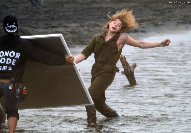 Chloë Grace Moretz photo 18 of 1749
