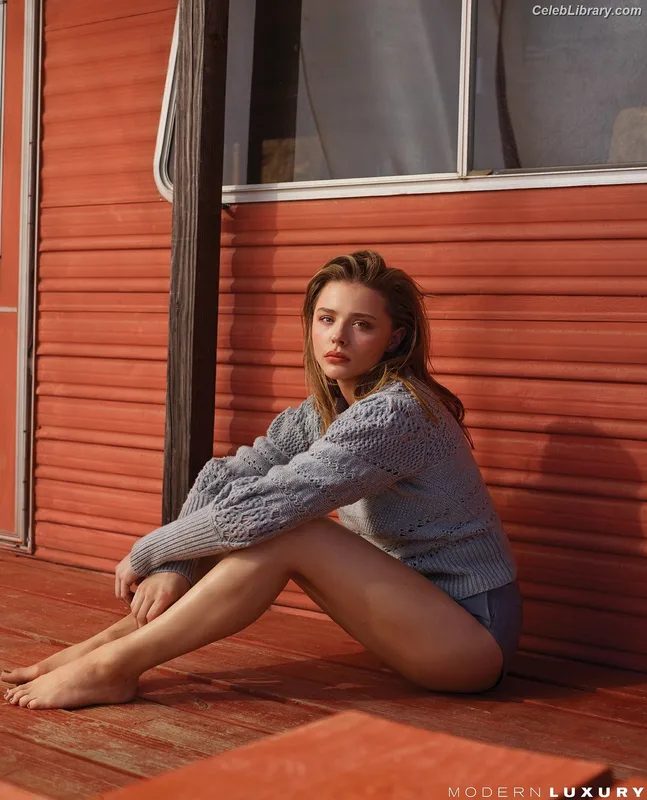 Chloë Grace Moretz photo 22 of 1749