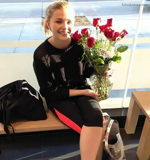 Chloë Grace Moretz photo 8 of 1749