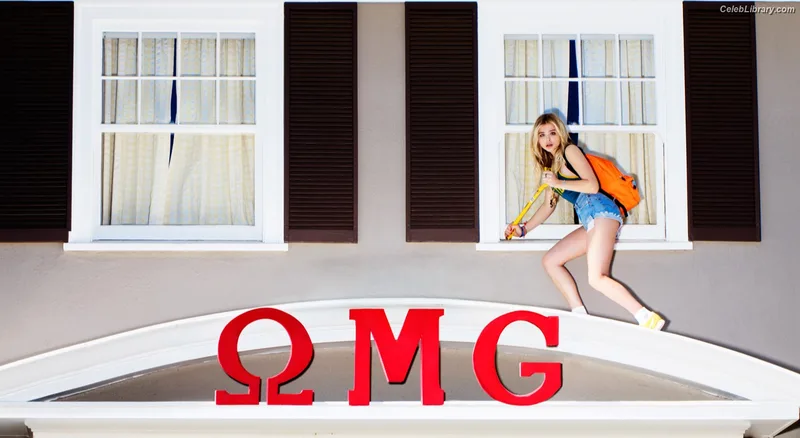 Chloë Grace Moretz photo 5 of 1749