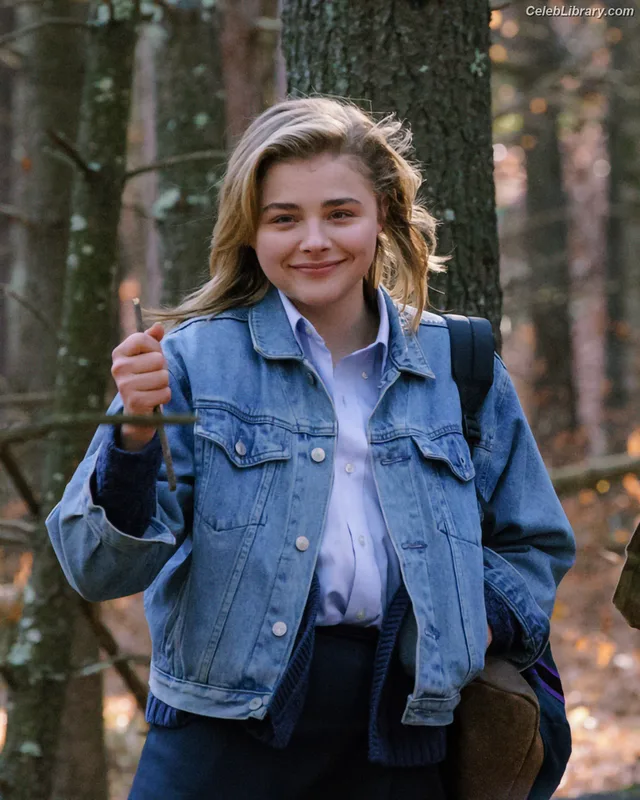 Chloë Grace Moretz photo 7 of 1749