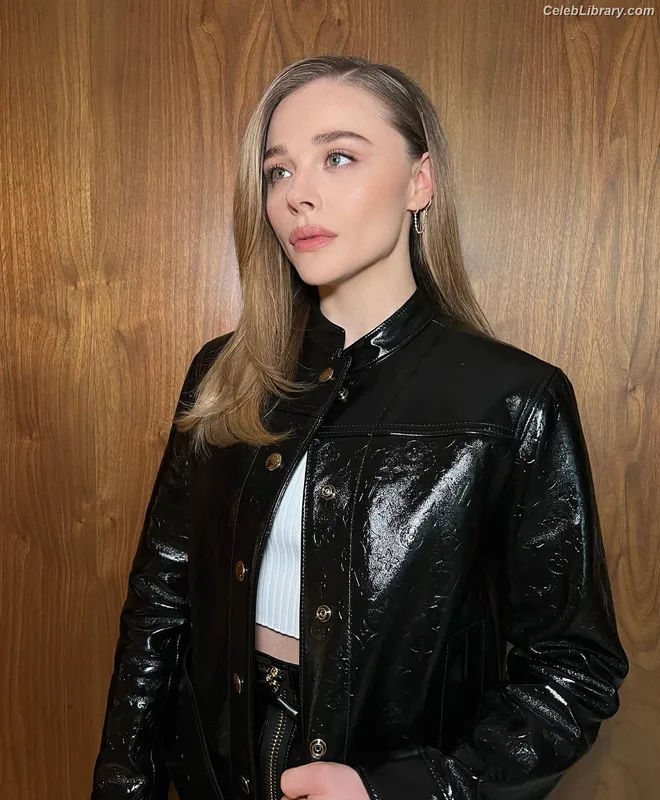 Chloë Grace Moretz photo 10 of 1749