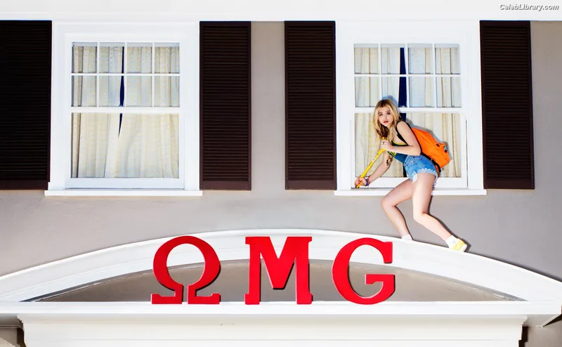 Chloë Grace Moretz photo 18 of 1749