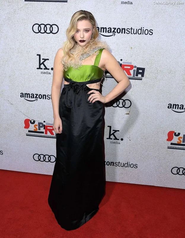 Chloë Grace Moretz photo 2 of 1749