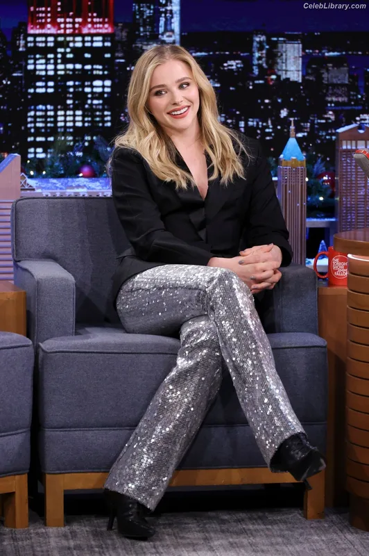 Chloë Grace Moretz photo 21 of 1749
