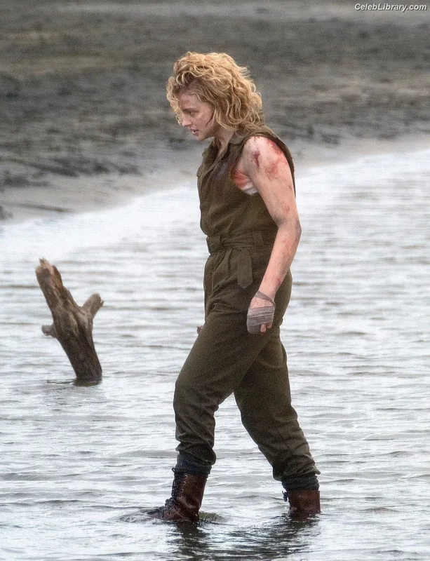 Chloë Grace Moretz photo 3 of 1749
