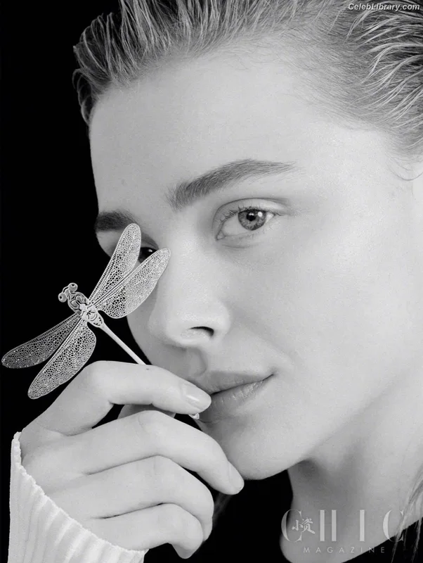 Chloë Grace Moretz photo 20 of 1749