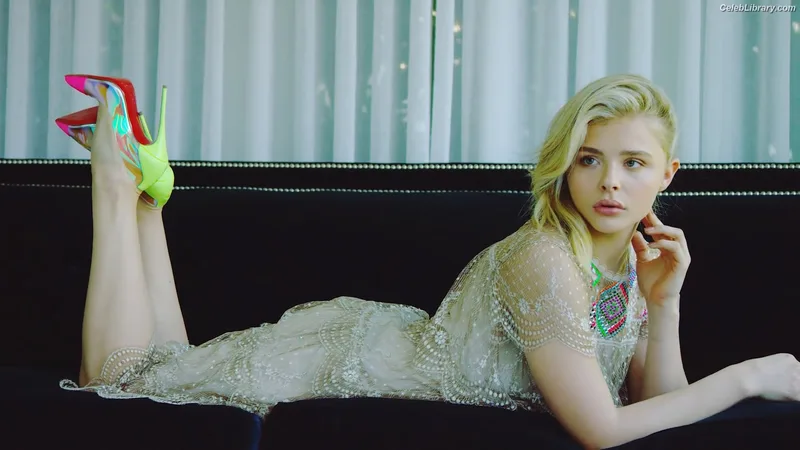 Chloë Grace Moretz photo 24 of 1749