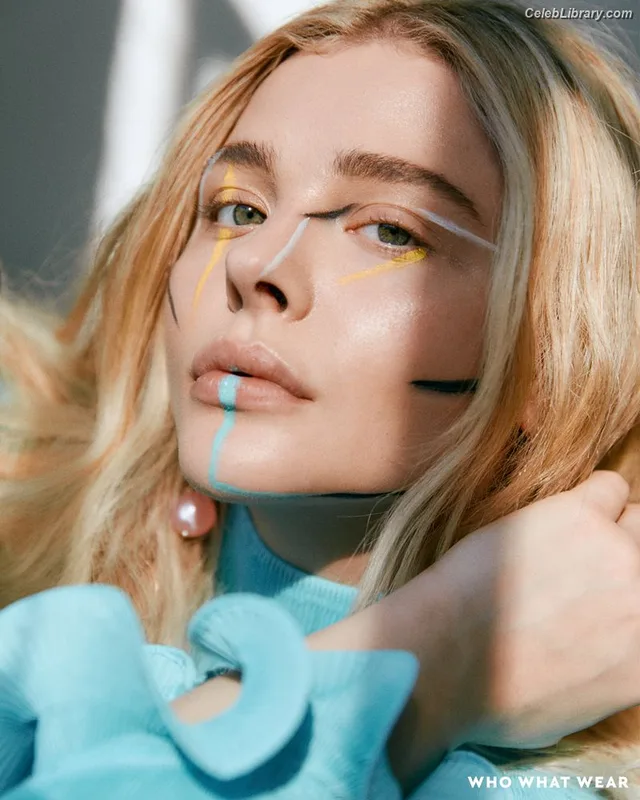 Chloë Grace Moretz photo 8 of 1749