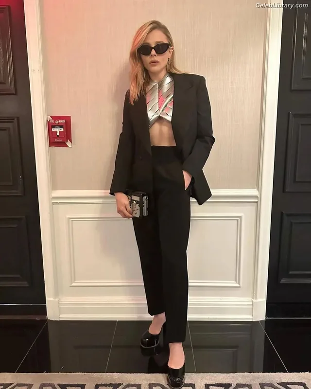 Chloë Grace Moretz photo 18 of 1749