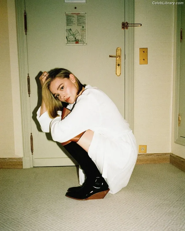 Chloë Grace Moretz photo 8 of 1749