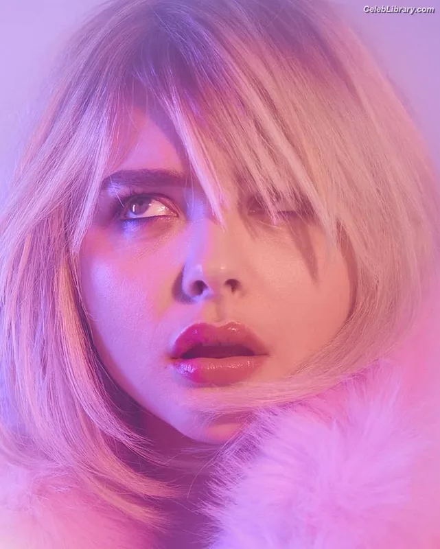 Chloë Grace Moretz photo 14 of 1749