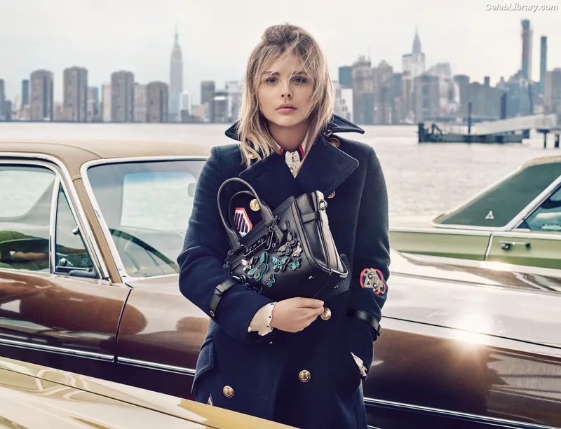 Chloë Grace Moretz photo 15 of 1749