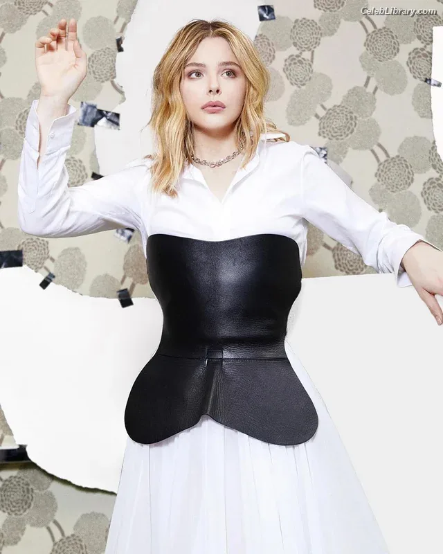 Chloë Grace Moretz photo 8 of 1749