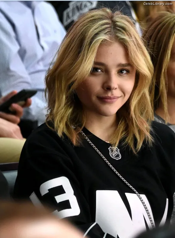 Chloë Grace Moretz photo 9 of 1749