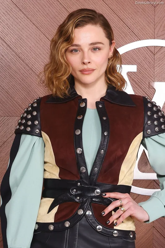 Chloë Grace Moretz photo 15 of 1749