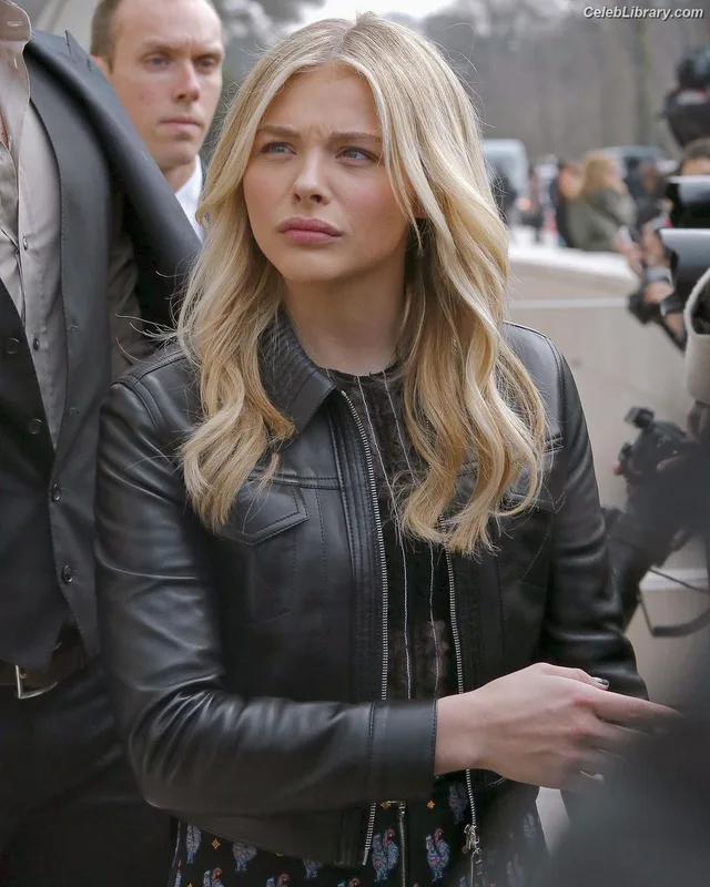 Chloë Grace Moretz photo 8 of 1749
