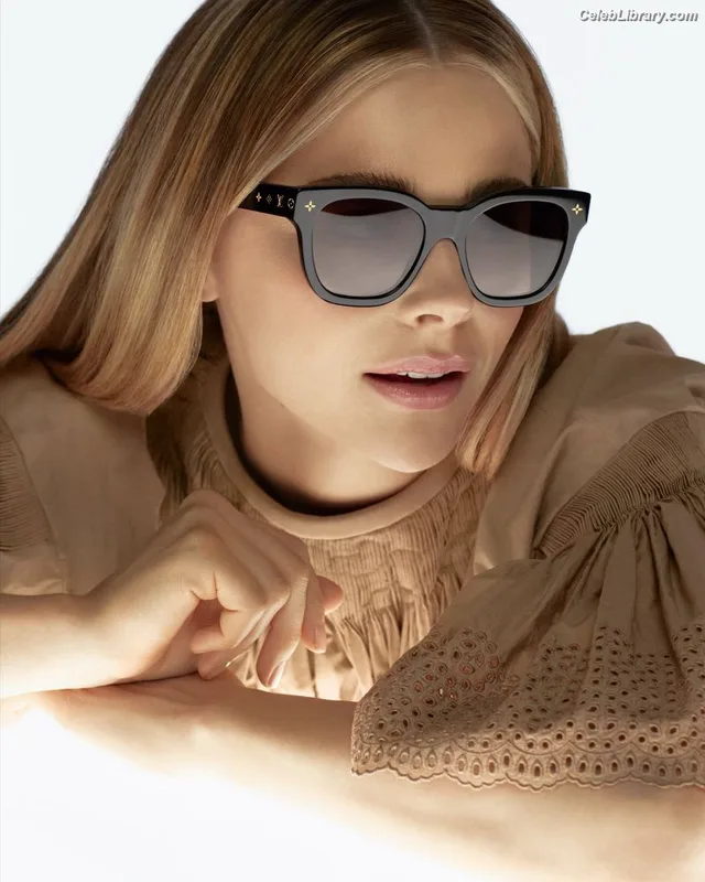 Chloë Grace Moretz photo 13 of 1749