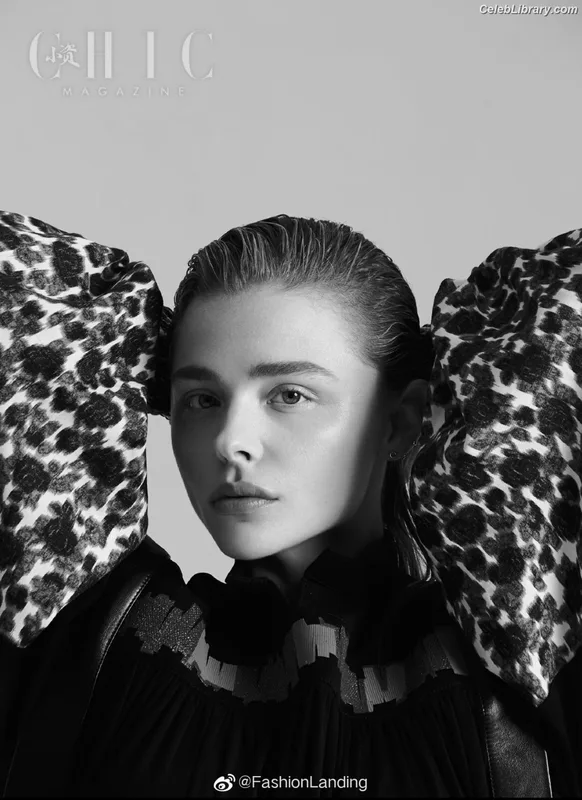 Chloë Grace Moretz photo 14 of 1749