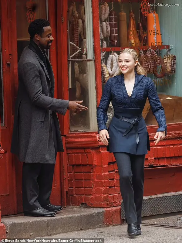 Chloë Grace Moretz photo 2 of 1749