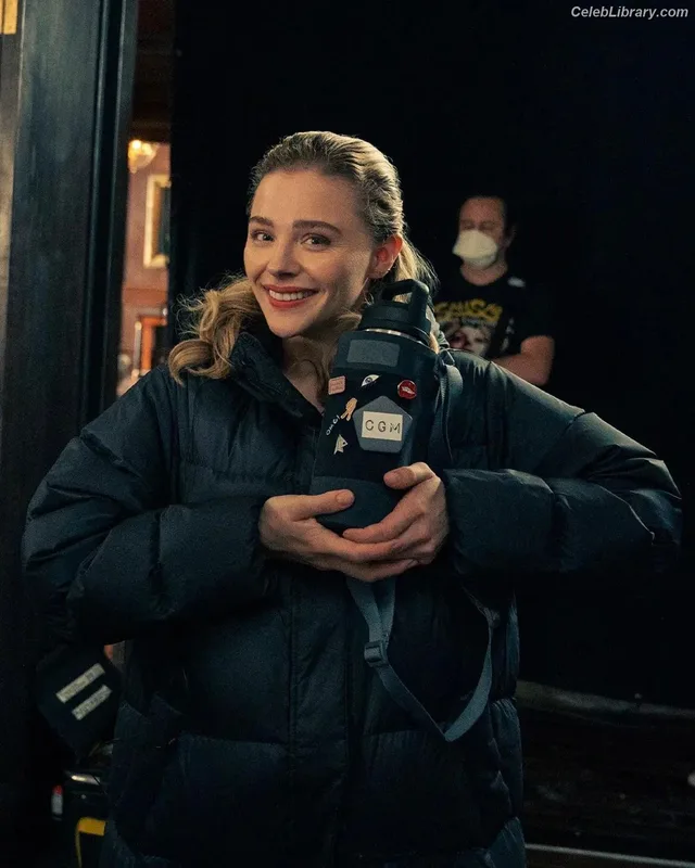 Chloë Grace Moretz photo 16 of 1749
