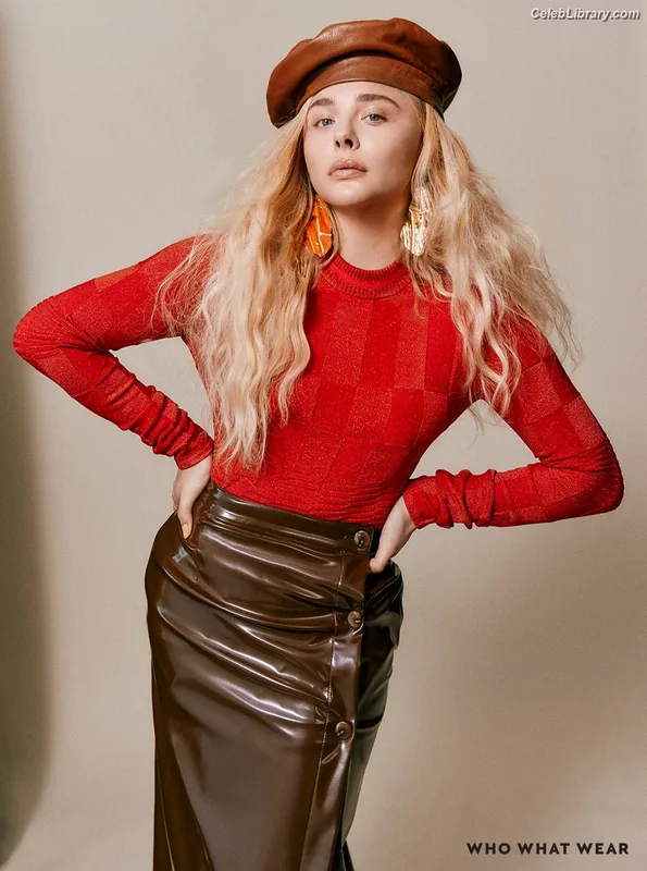 Chloë Grace Moretz photo 2 of 1749