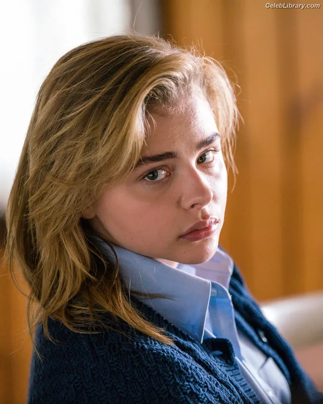 Chloë Grace Moretz photo 10 of 1749