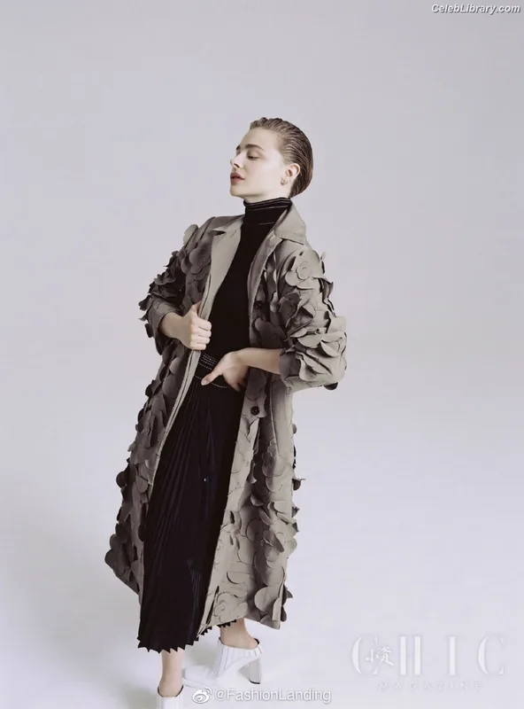 Chloë Grace Moretz photo 13 of 1749