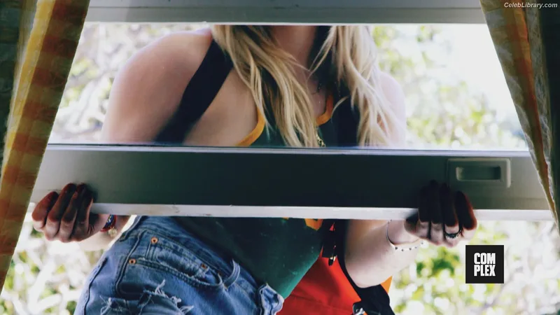 Chloë Grace Moretz photo 3 of 1749