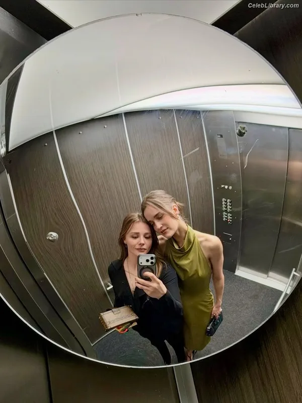 Chloë Grace Moretz photo 12 of 1749