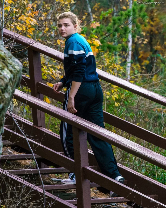 Chloë Grace Moretz photo 12 of 1749