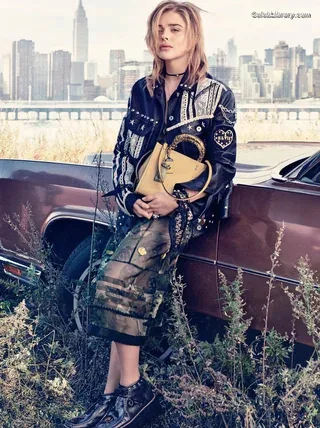 Chloë Grace Moretz photo 21 of 1749