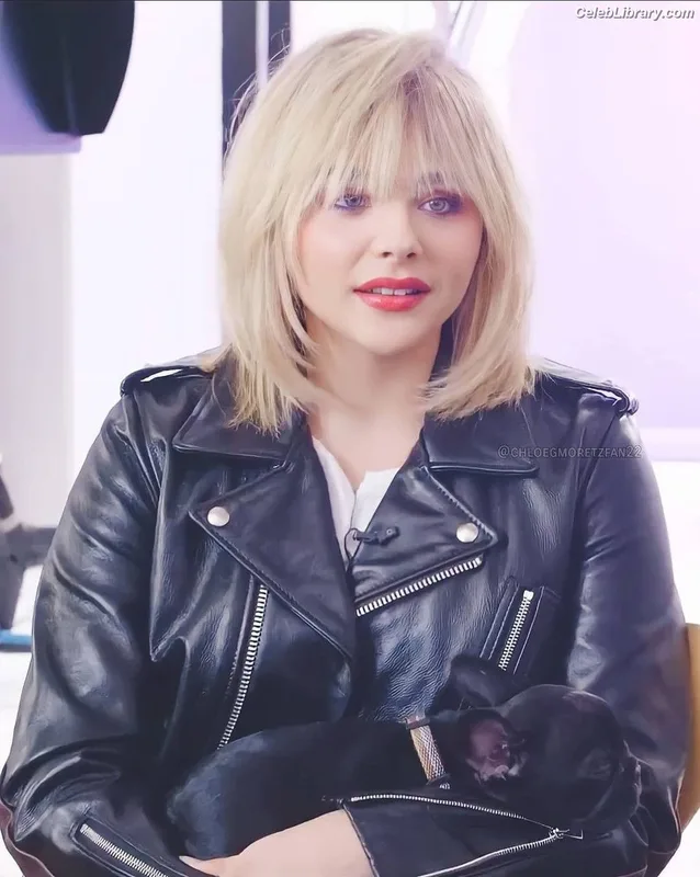 Chloë Grace Moretz photo 21 of 1749