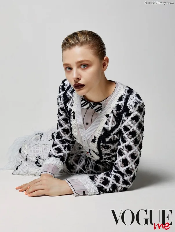 Chloë Grace Moretz photo 23 of 1749