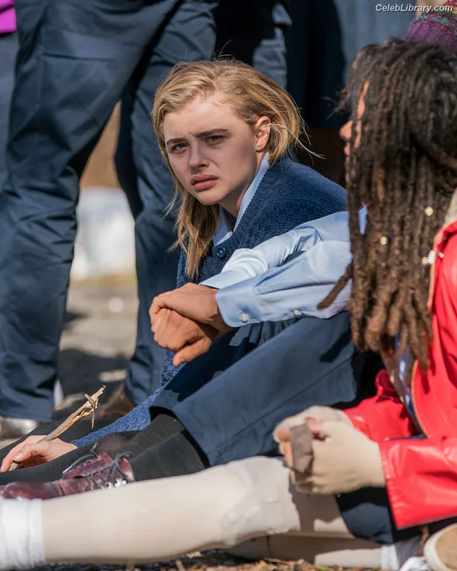 Chloë Grace Moretz photo 12 of 1749