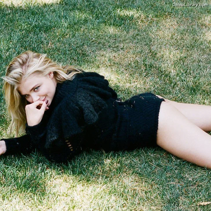 Chloë Grace Moretz photo 15 of 1749