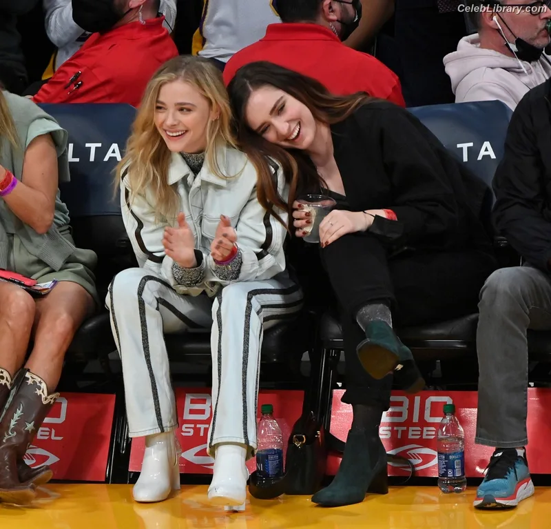 Chloë Grace Moretz photo 22 of 1749