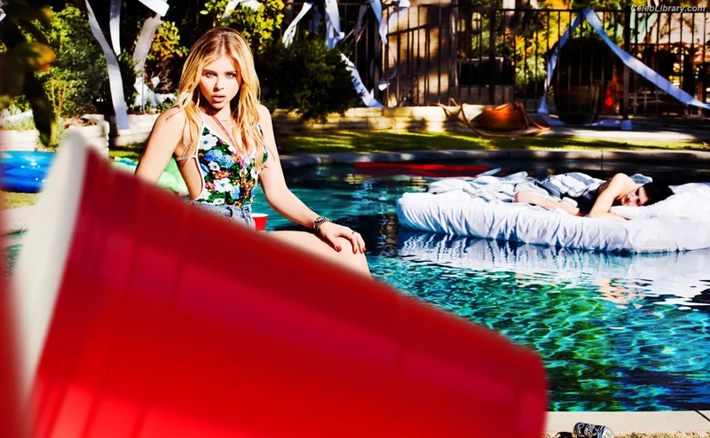 Chloë Grace Moretz photo 5 of 1749