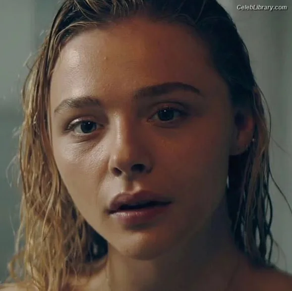 Chloë Grace Moretz photo 16 of 1749