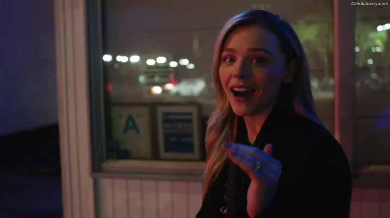 Chloë Grace Moretz photo 16 of 1749