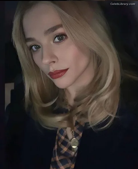 Chloë Grace Moretz photo 20 of 1749